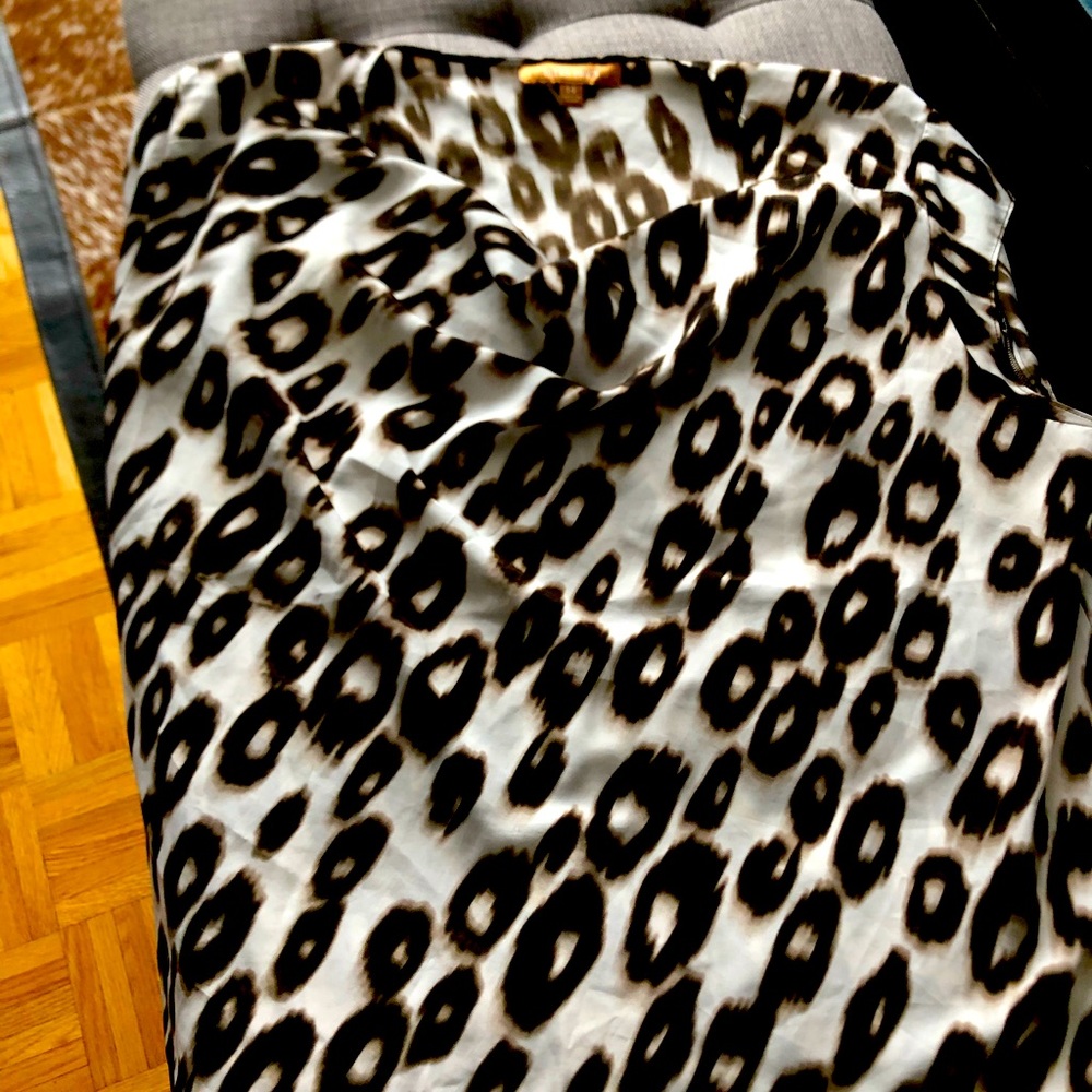 Ellen Tracy sleevless blouse